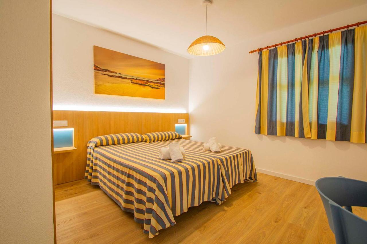 Sol Y Mar Aparthotel Cala'N Blanes  Exterior photo